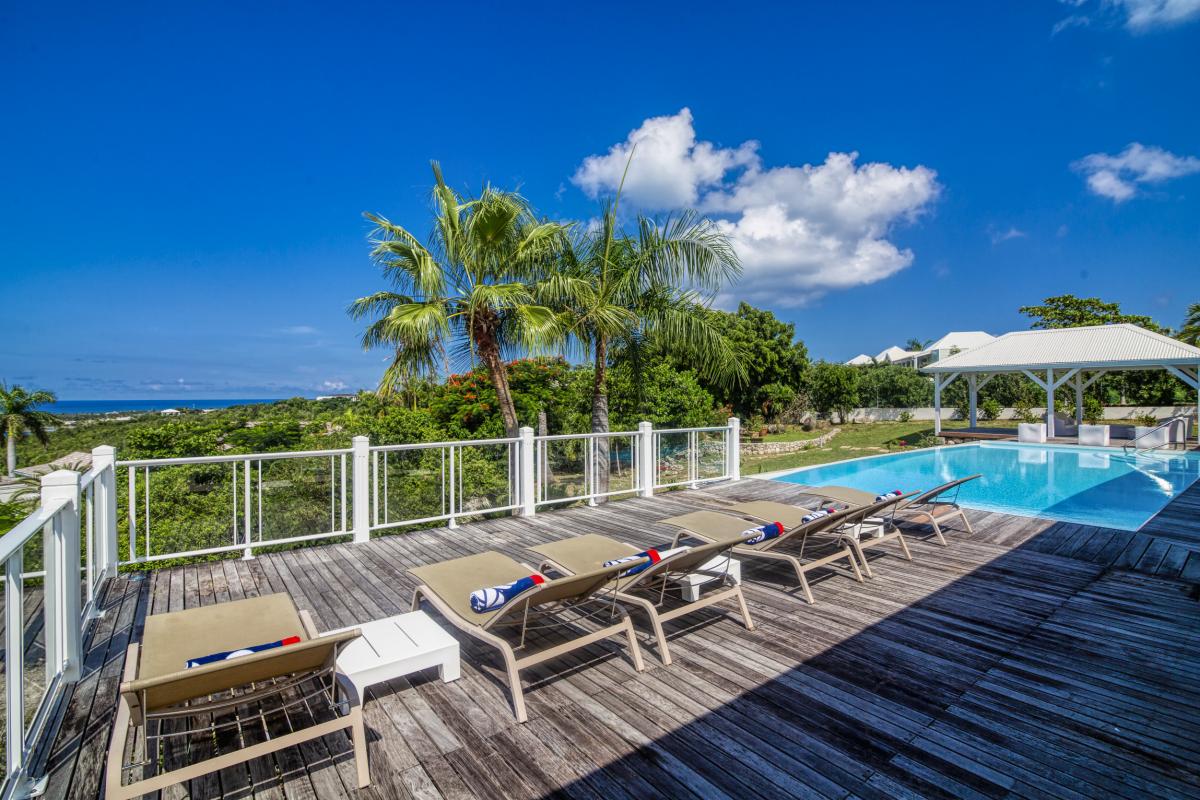 5 Location villa callisto 3 chambres 3 salles de bain avec piscine vue mer aux Terres Basses à Saint Martin